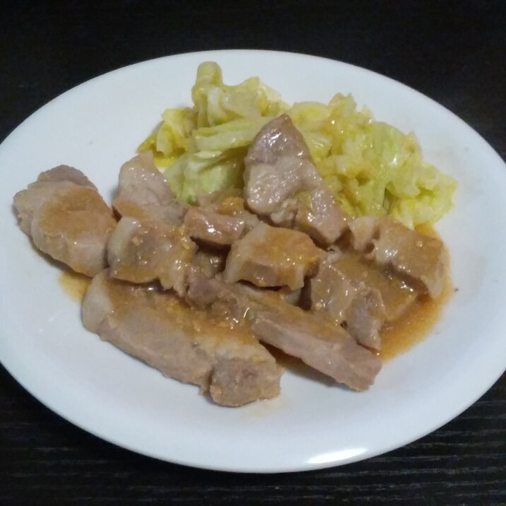 豚厚切り肉の味噌煮